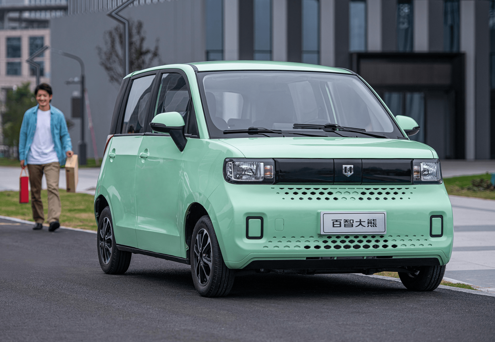 成都宏光MINIEV最高让利0.80万元 仅3.38万可入手