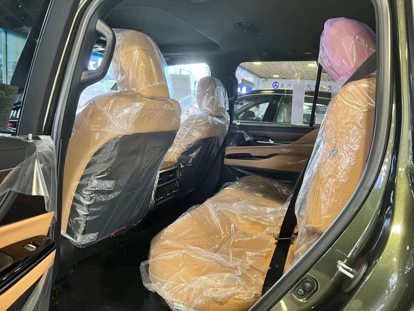 成都揽胜行政欧版平价销售121万起 欢迎到店试驾