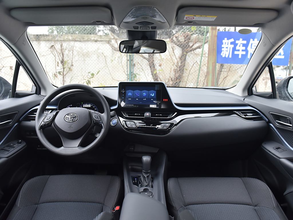 成都奕泽IZOA最高降3.30万 仅11.98万可入手