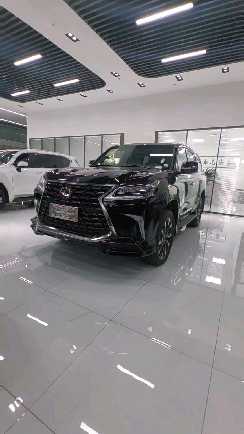 2024款进口雷克萨斯LX570国六现车手续齐 可分期