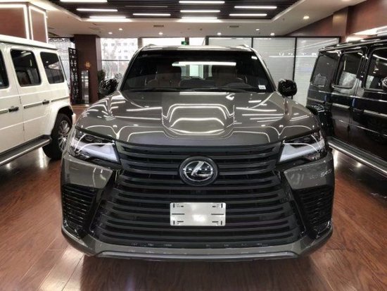 现购雷克萨斯LX中东版享10万优惠 欢迎到店试驾