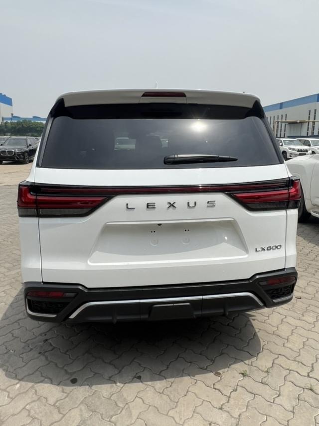 国六加版雷克萨斯LX600 商务大佬的座驾