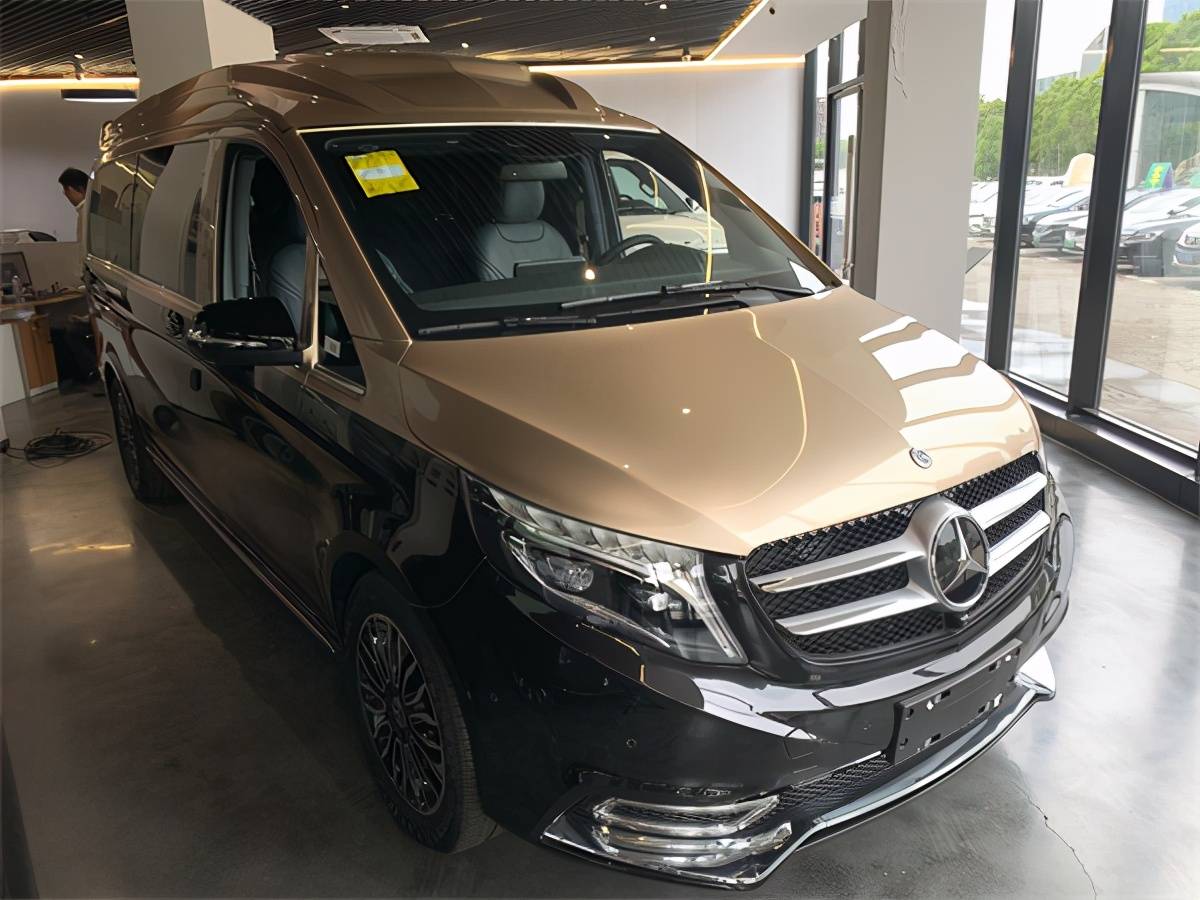 奔驰V260L限量版定制商务車，移动的宫殿，你喜欢吗？