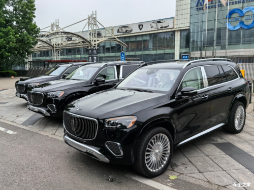 奔驰迈巴赫GLS级加版团购最高优惠30万 欢迎试乘试驾