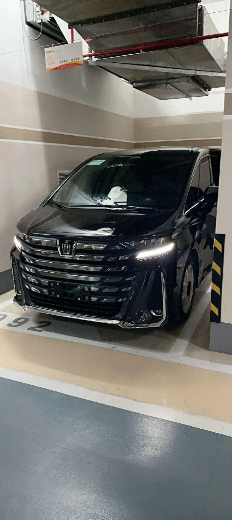 2024款丰田威尔法最新价格行情到店实拍