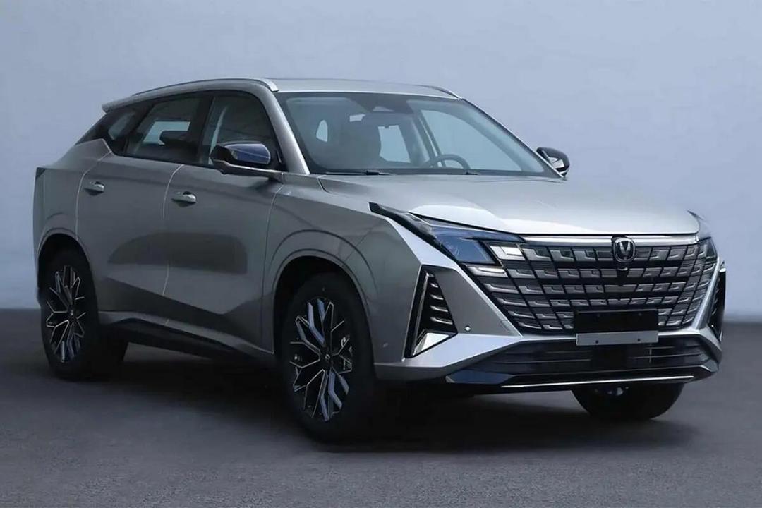 2025款长安UNI-Z PHEV焕新上市 补贴后8.69万元起