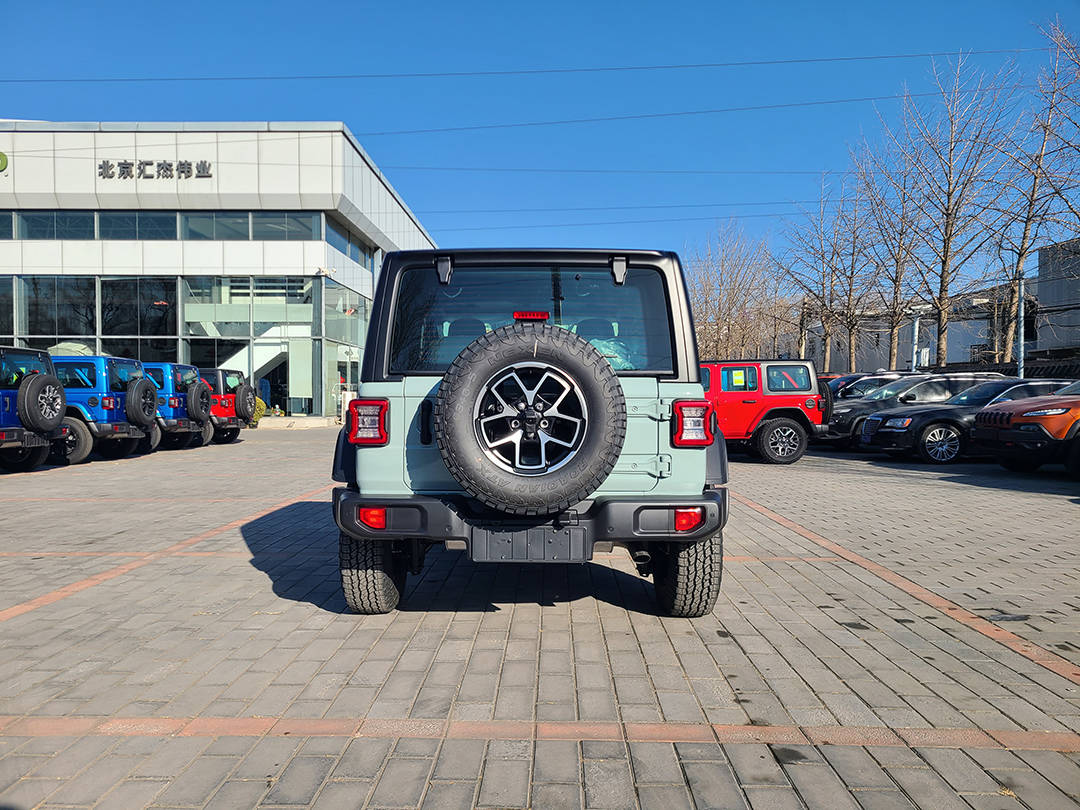 成都牧马人4S店售价49.99万起 暂无优惠