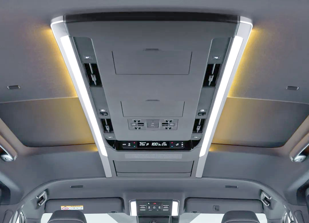 全新皇冠威尔法上市!89.9万元起!面子里子都变了!