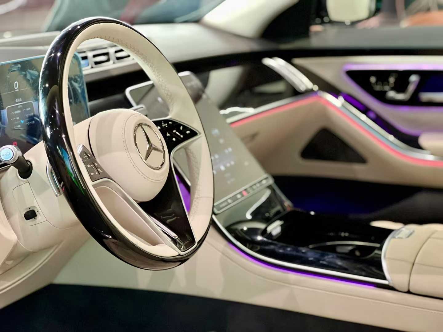 迈巴赫S级欧版团购最高优惠50万 欢迎上门试驾