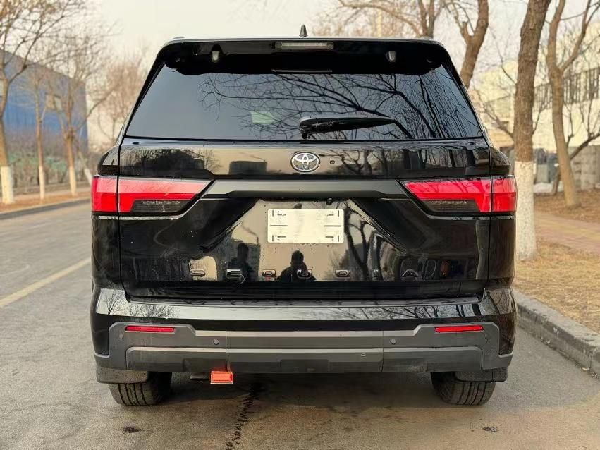 成都丰田红杉加版价格优惠24万