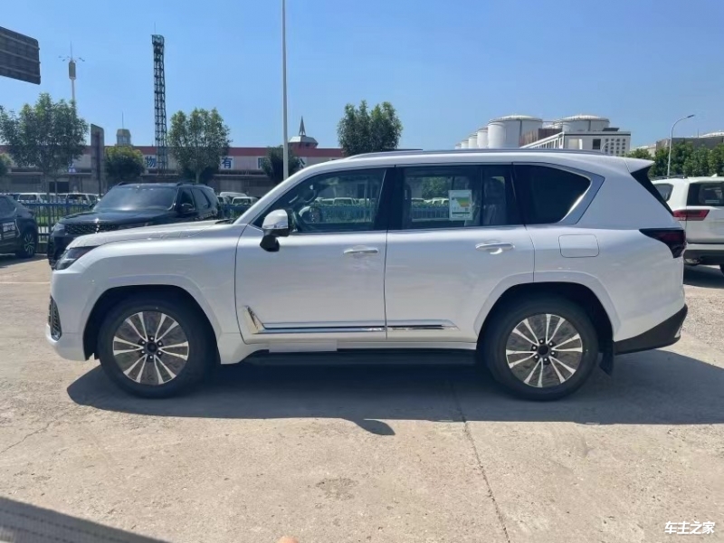 成都雷克萨斯LX中东版降价促销中 直降39万