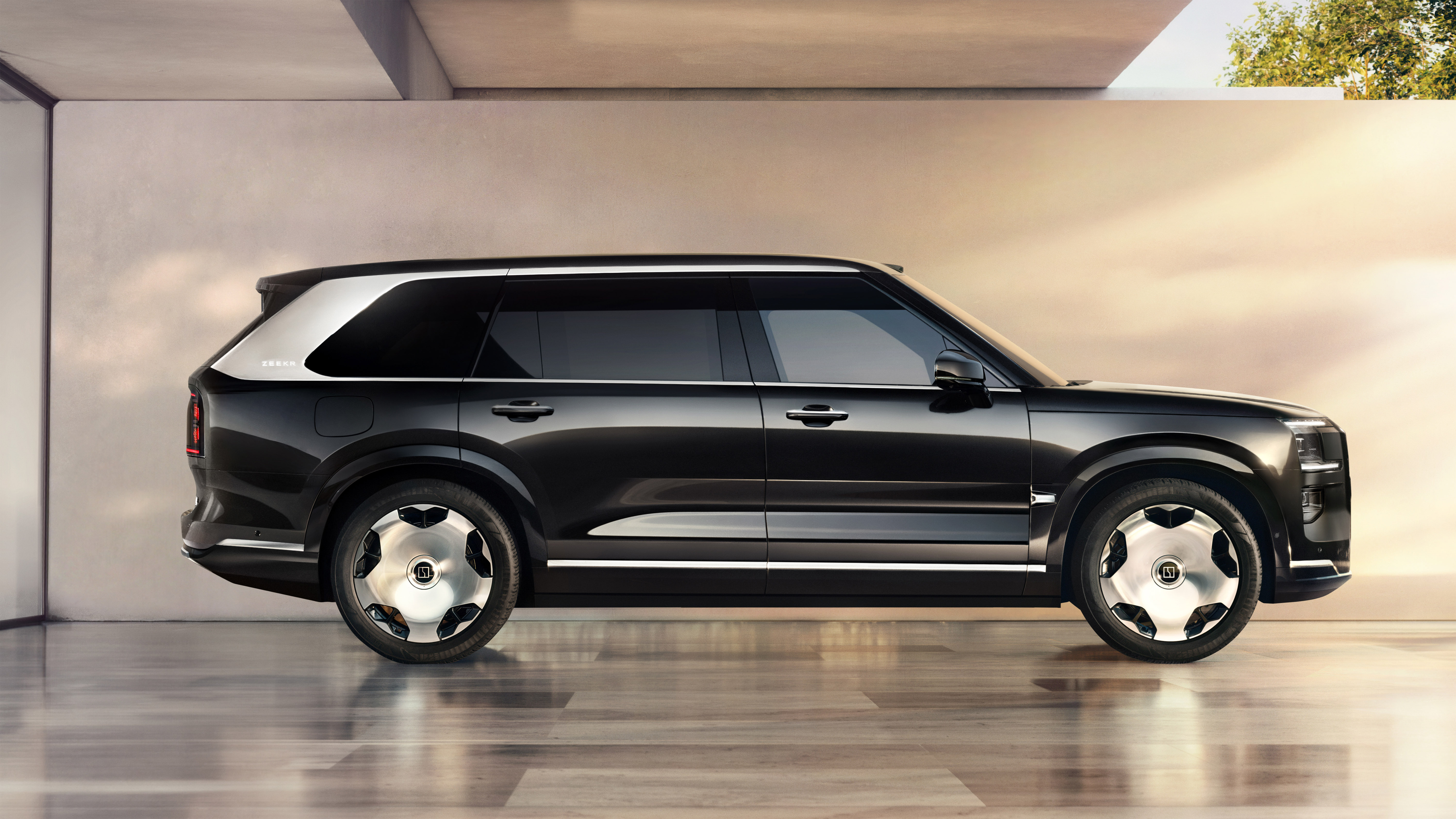 豪华电混专属架构上身,极氪9X用技术叫板库里南