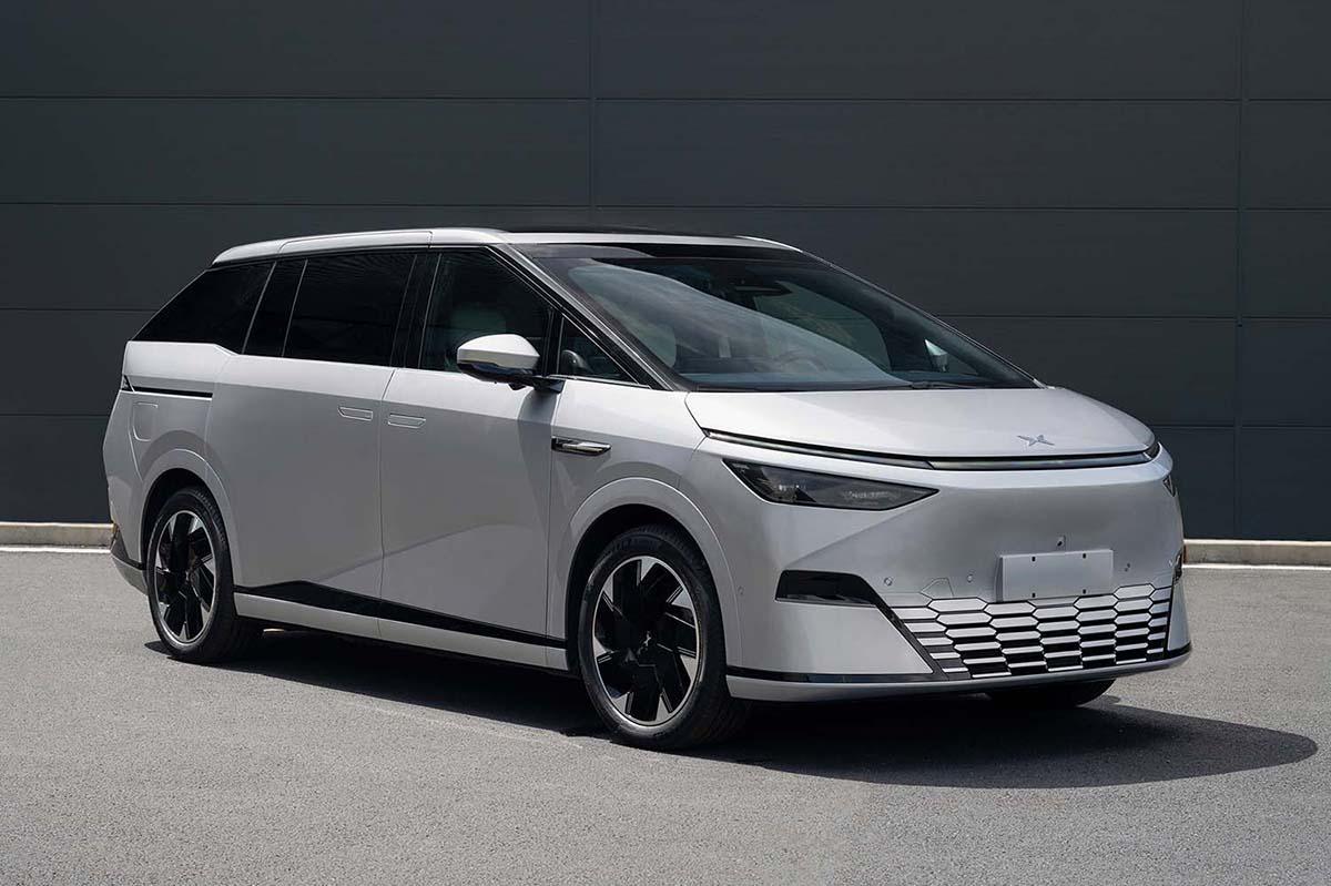 2024款丰田埃尔法商务车 舒适豪华旗舰车型