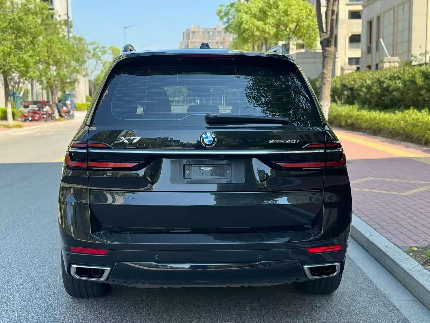宝马X7加版价格最低79万起售 欢迎到店试驾