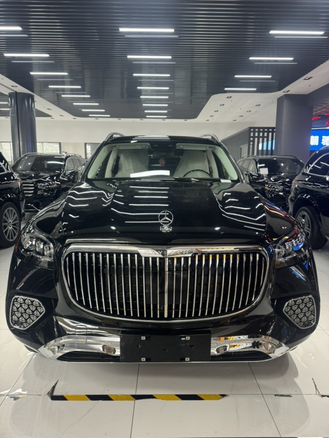 成都平行进口奔驰迈巴赫S级墨版提供试乘试驾 目前优惠高达6万元