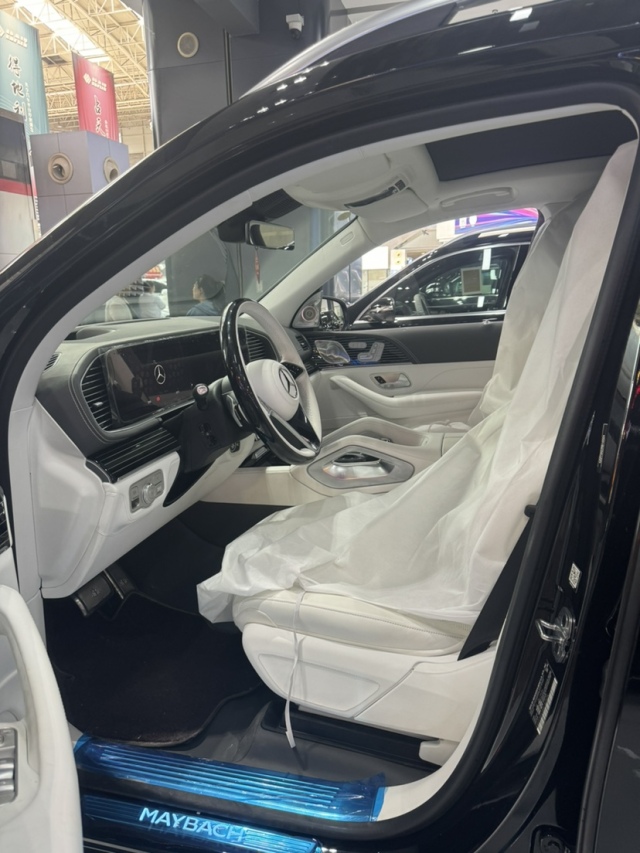 成都平行进口奔驰迈巴赫S级墨版提供试乘试驾 目前优惠高达6万元