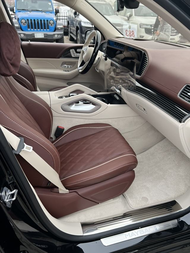 成都平行进口奔驰迈巴赫S级墨版提供试乘试驾 目前优惠高达6万元