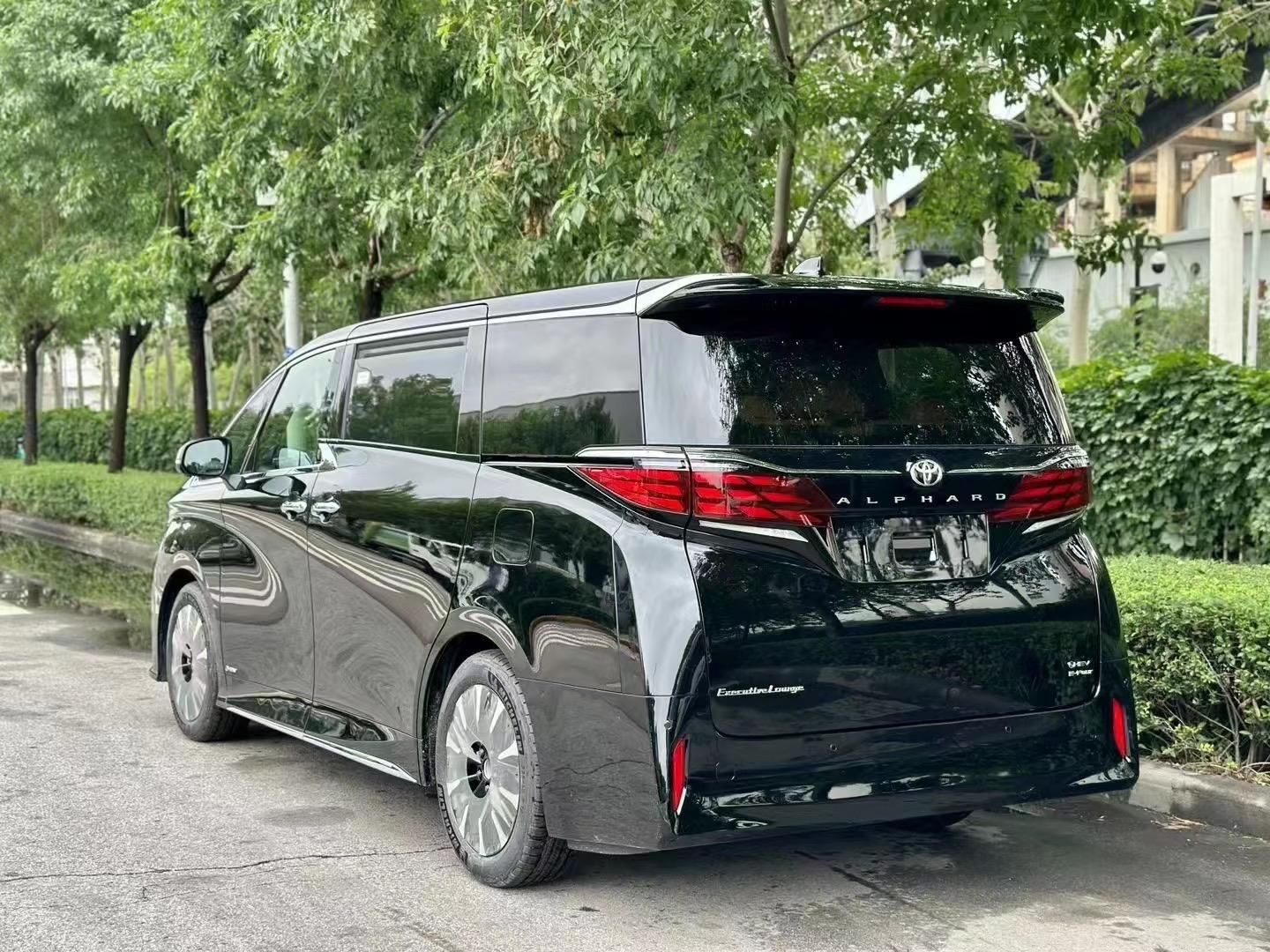 成都埃尔法限时优惠 目前90万元起售