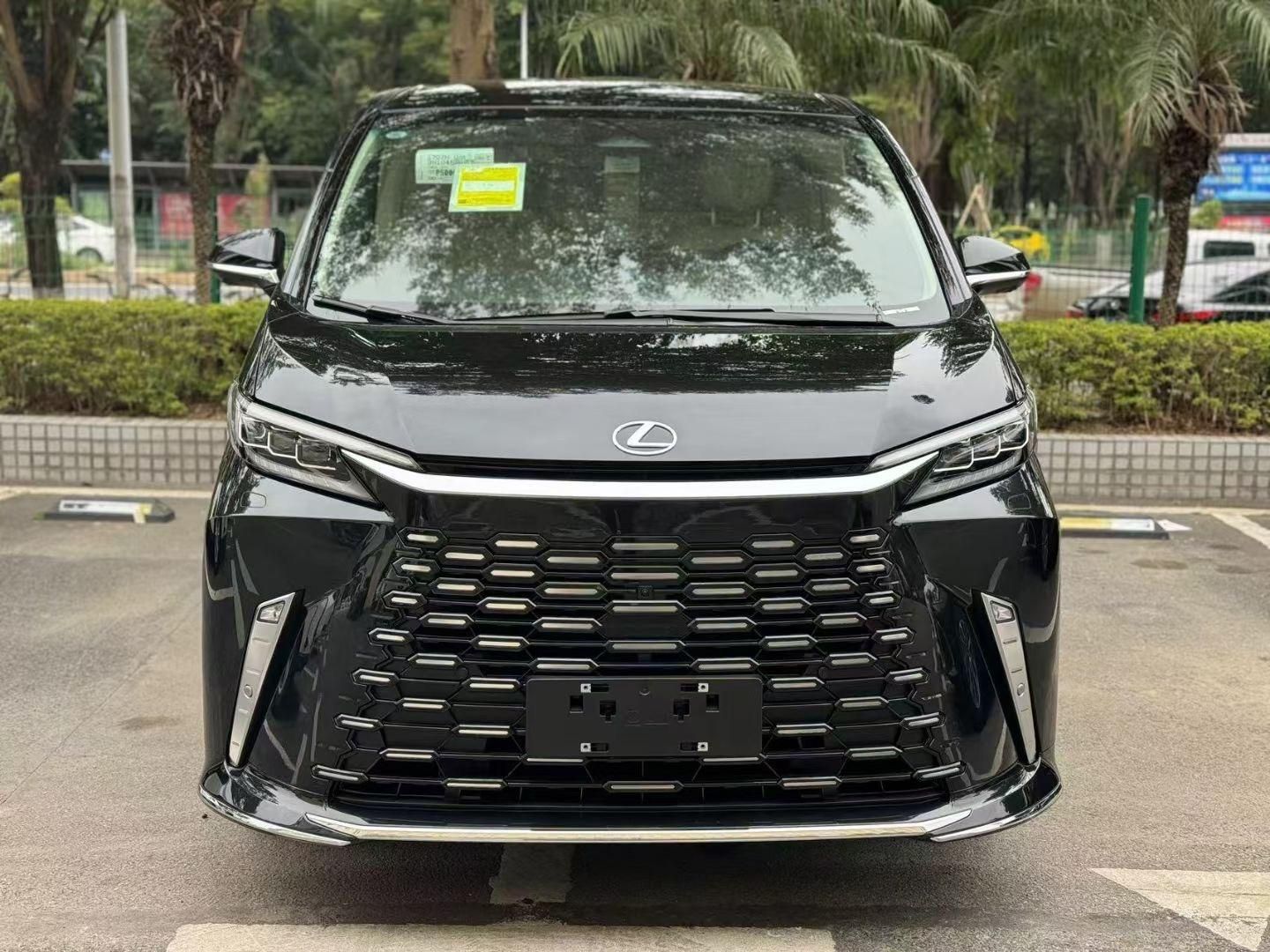 雷克萨斯LM欧版平价销售125万起