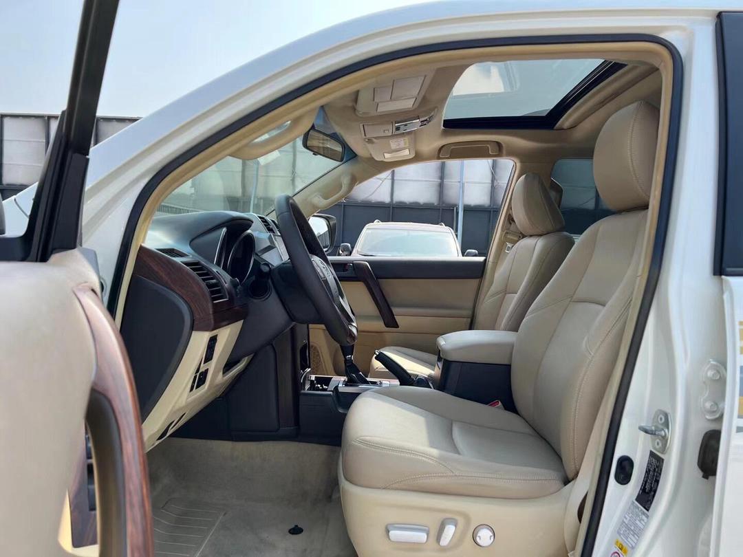 成都丰田Granvia中东版价格优惠19万