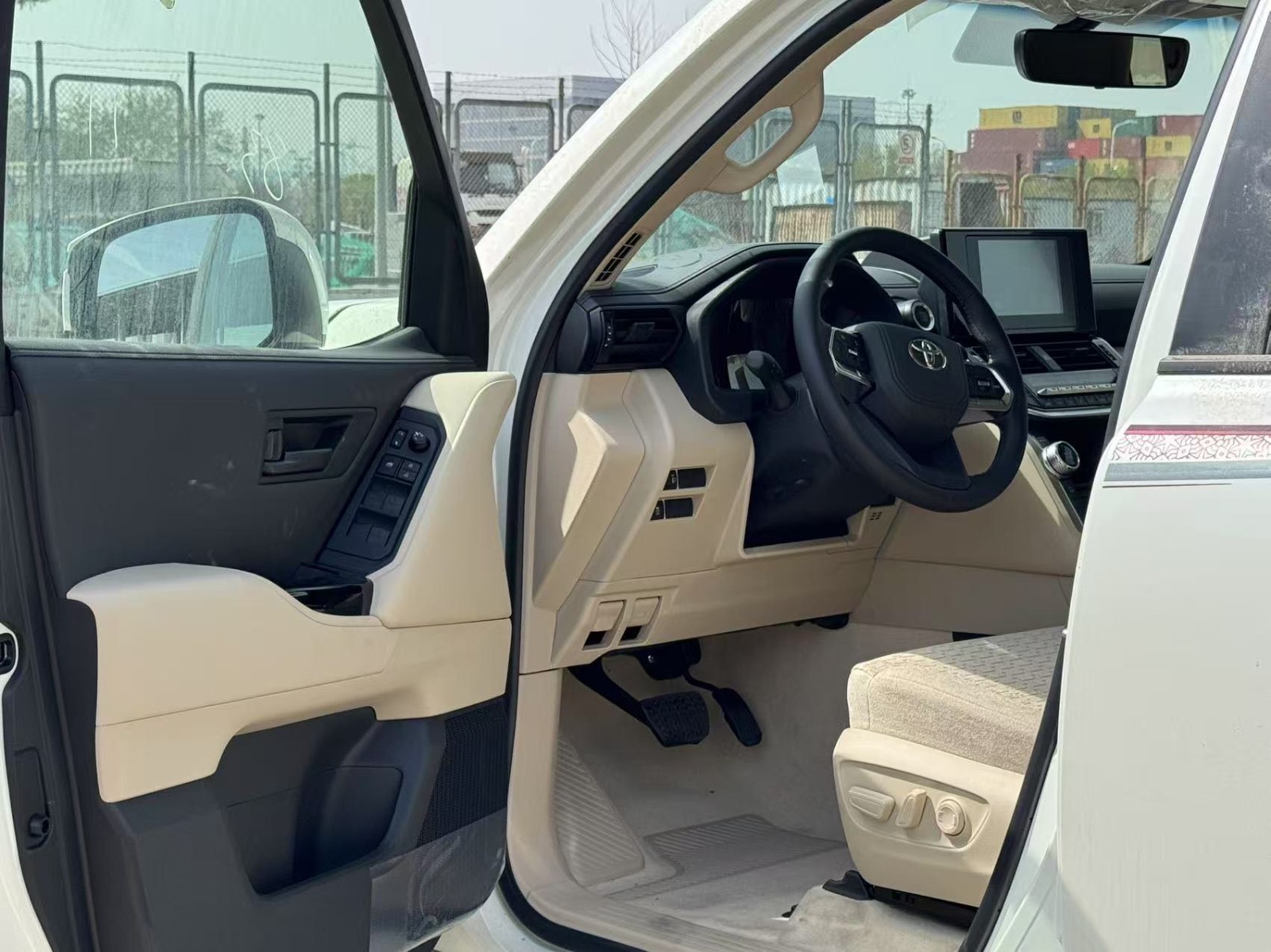 成都酷路泽70系列中东版促销60万起 欢迎试乘试驾