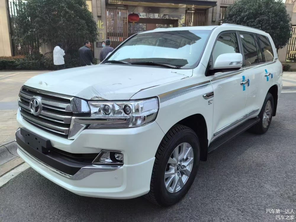 全新丰田酷路泽5700 舒适的驾乘体验