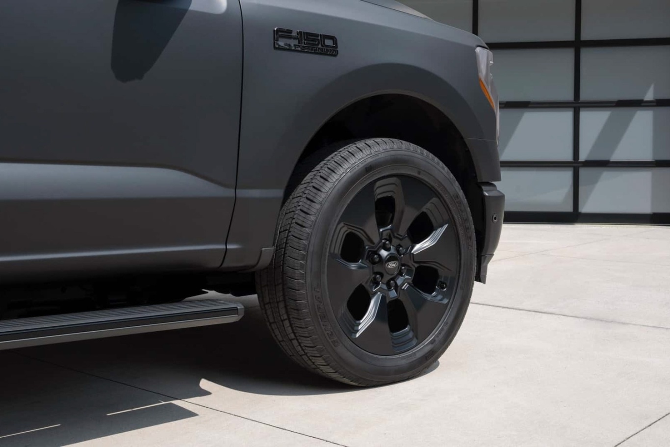 成都福特F-150墨版平价销售60万起 欢迎前来试驾