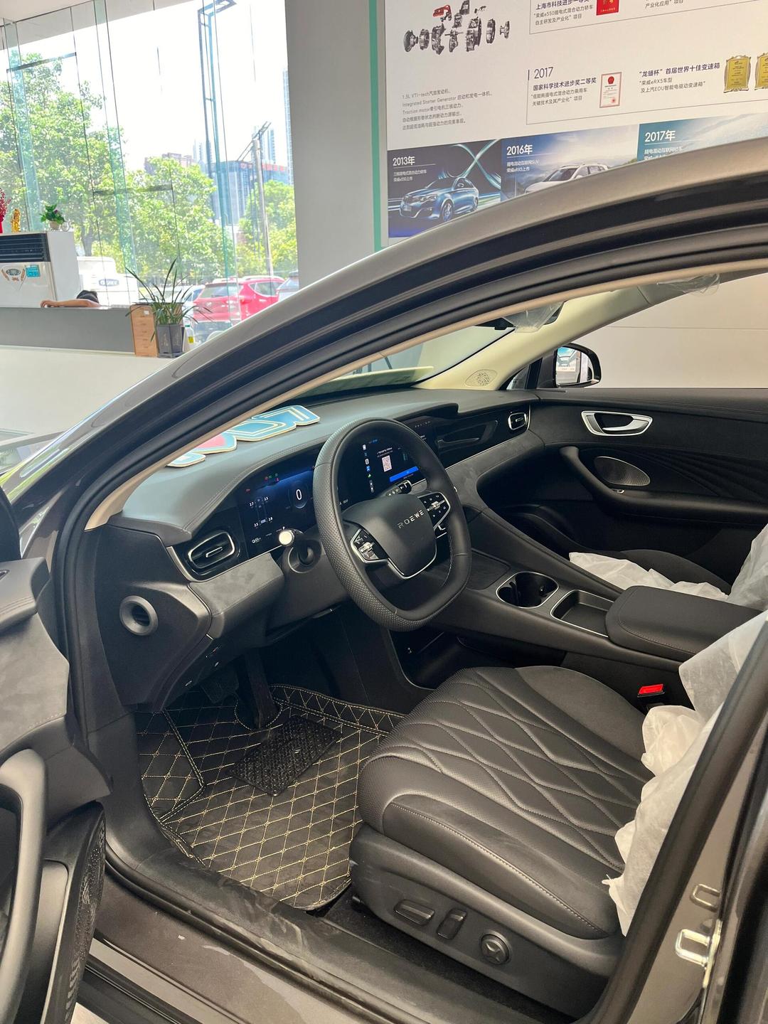 中大型混动轿车卖小车价！8.58万元的荣威M7 DMH目标是国民家轿