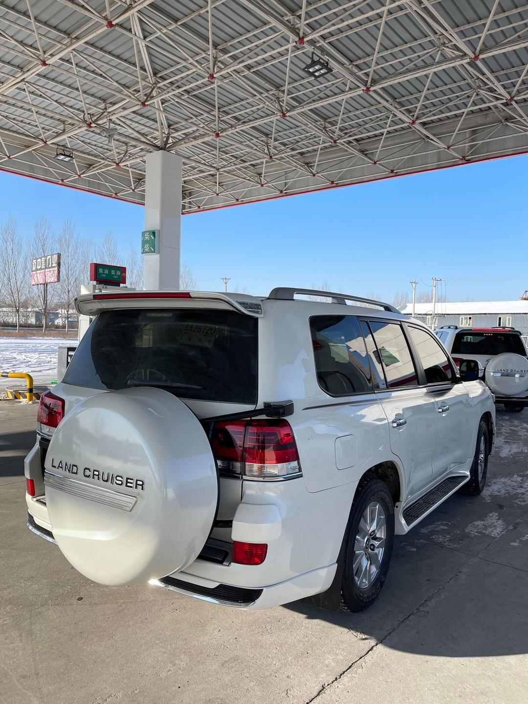 全新一代兰德酷路泽中东版越野车现车销售