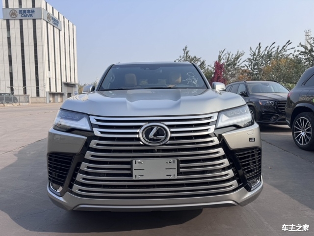 现购雷克萨斯LX中东版享40万优惠 欢迎到店试驾