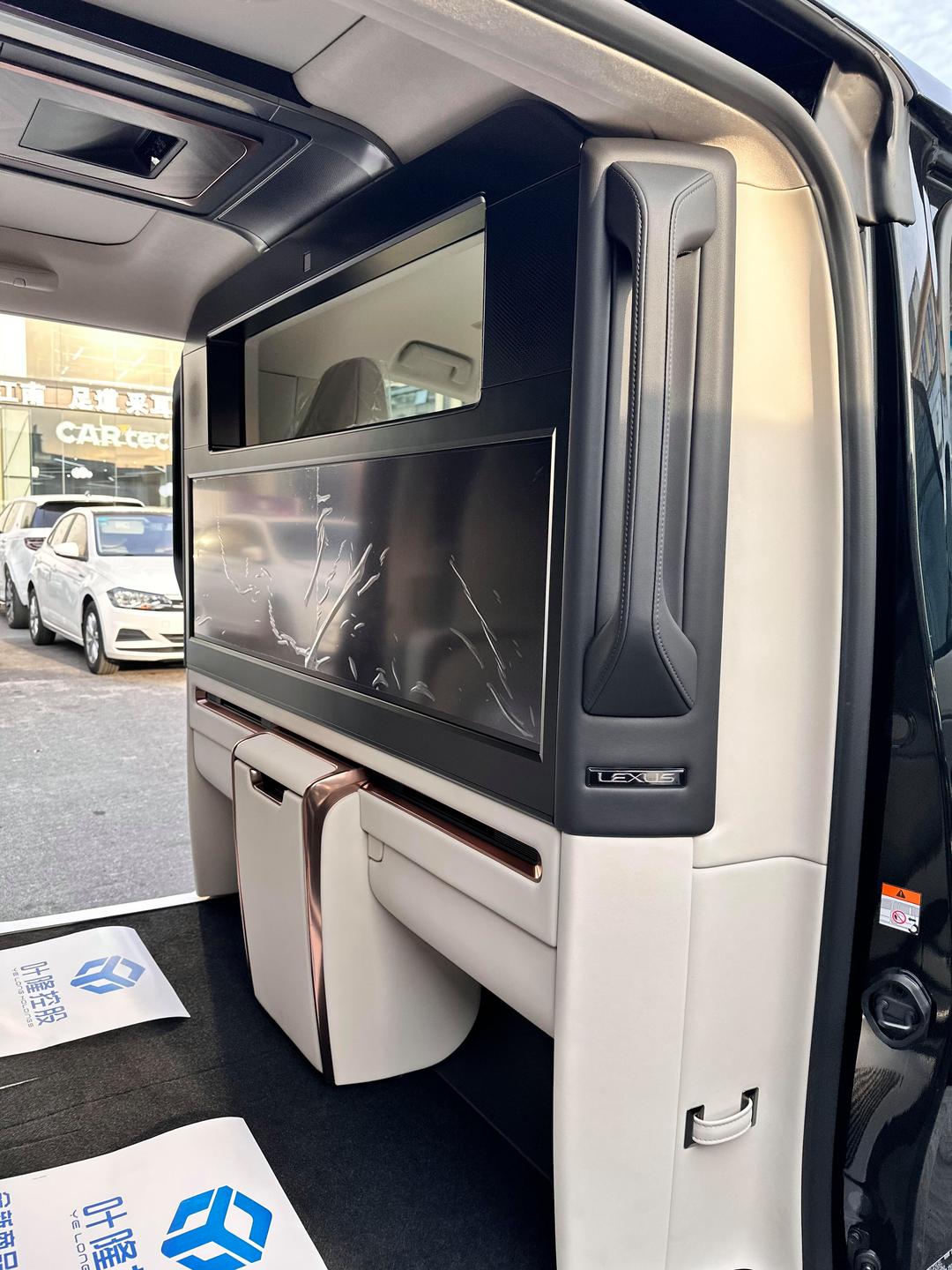 成都平行进口雷克萨斯LM亚洲版促销122万起 欢迎到店试驾