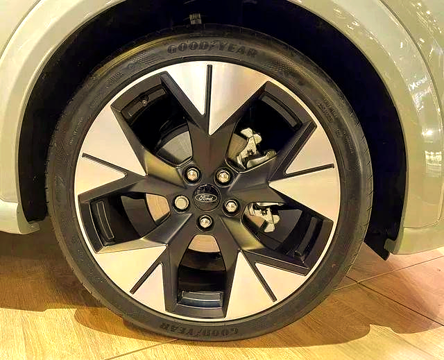 三方平衡统一，福特新销售公司“八大金刚”高管亮相