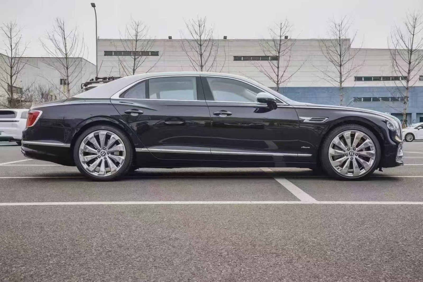 现购飞驰欧版享70万优惠 欢迎前来试驾