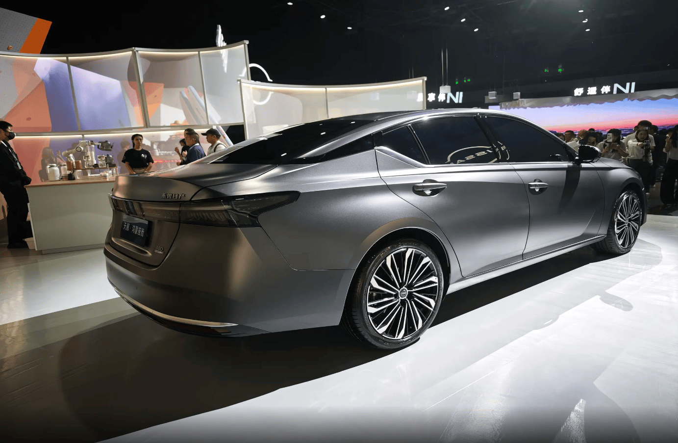 日产中国四十周年庆定“高调”，新车发布“一键三连”