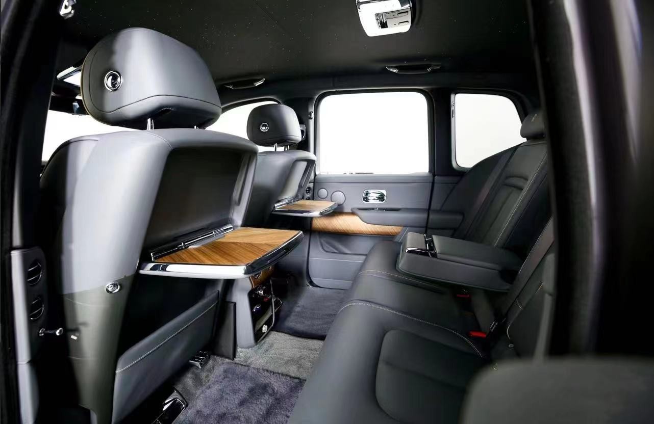 天津华夏安邦名车库里南最高优惠65万 欢迎前来试驾