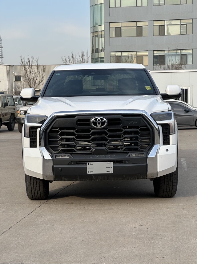 2024款丰田坦途3.5TLTD展厅现车优惠降价