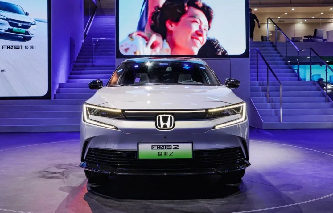 成都e:NP2 极湃2优惠高达5.00万 仅13.98万可入手