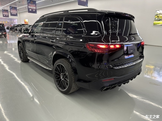 成都奔驰GLS墨版让利促销中 店内让利达6万