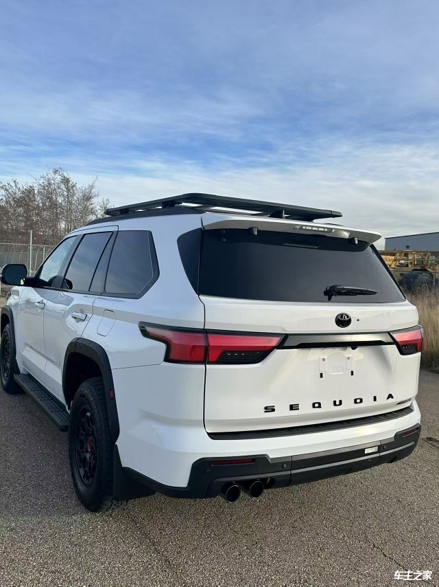 丰田红杉美版价格最低99万起售 欢迎上门试驾