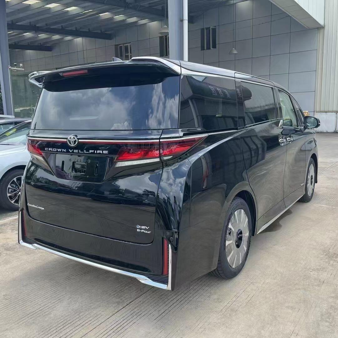 外观内饰升级 全新皇冠威尔法上市