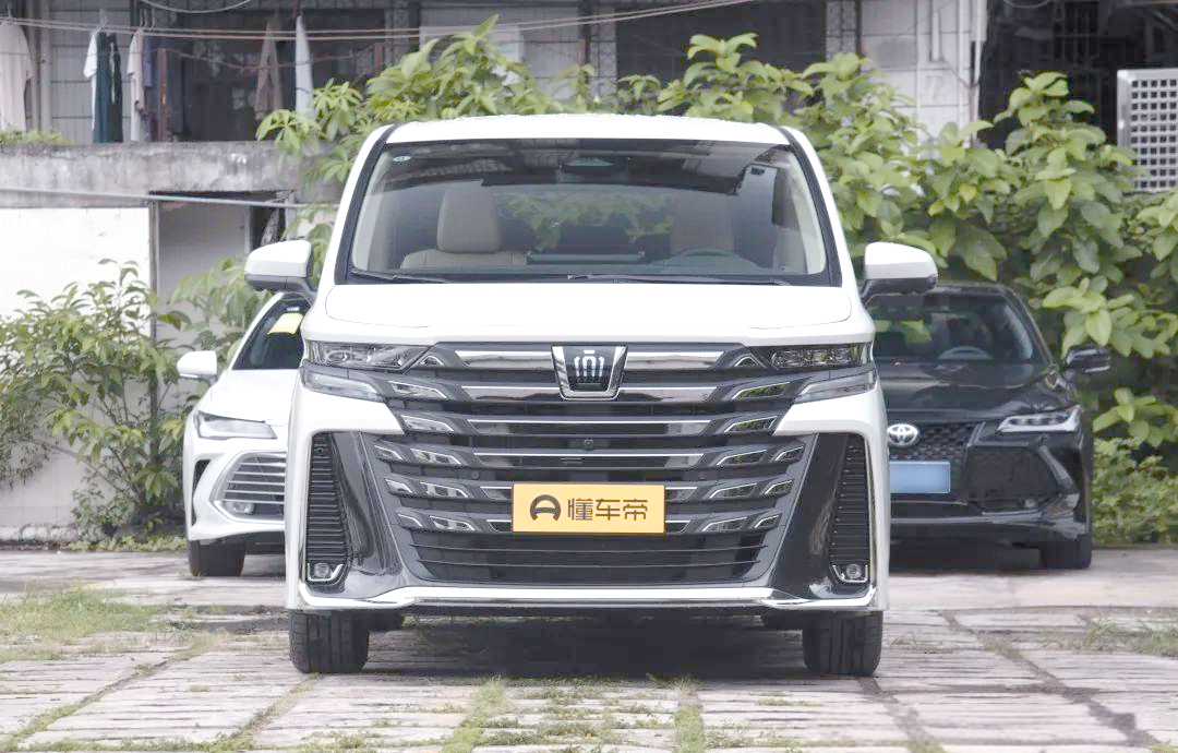 外观内饰升级 全新皇冠威尔法上市