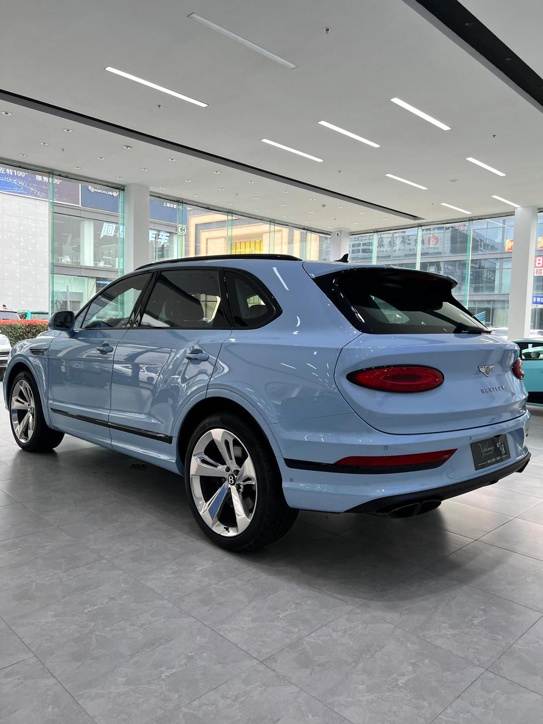 成都宾利添越降价73万 欢迎到店试驾