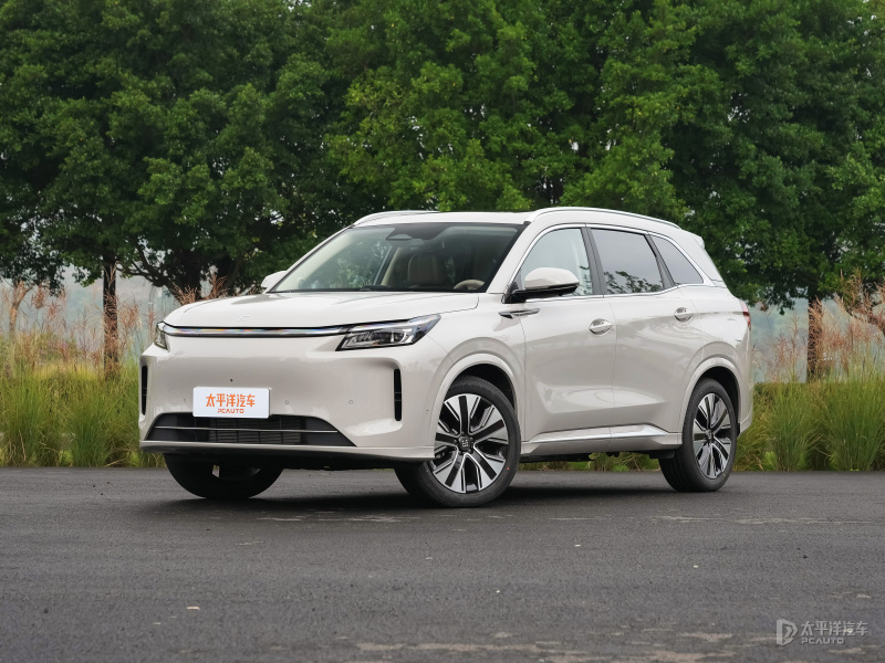 第三代蓝电E5 PLUS将于11月开启预售 续航230km