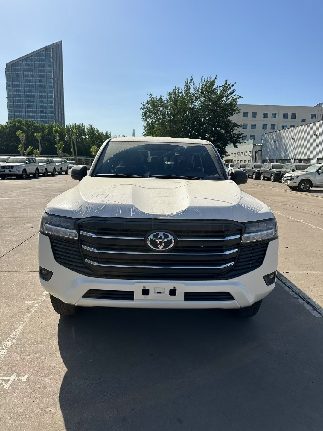 成都兰德酷路泽中东版新款提供试乘试驾 限时优惠高达35.2万元