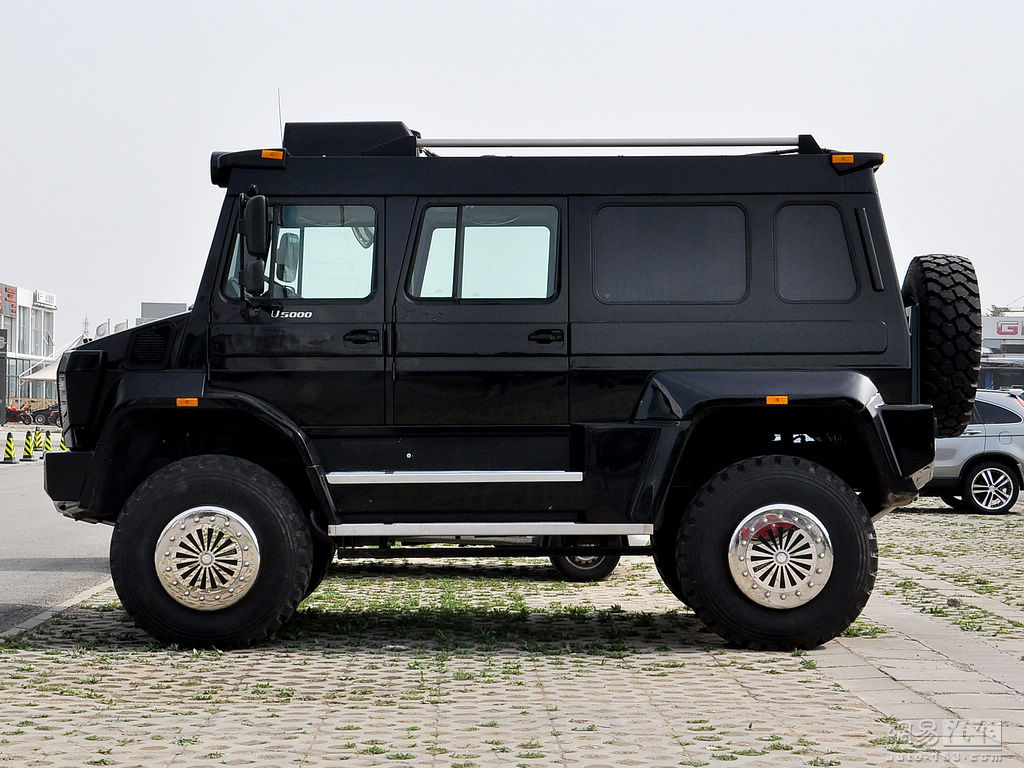 奔驰乌尼莫克美版团购优惠23万 欢迎上门试驾