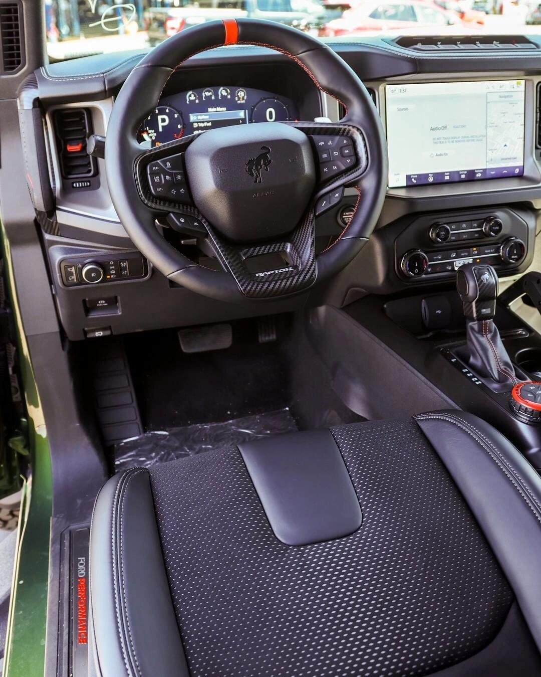 指定赛事用车 福特智趣烈马助力2025南昌马拉松