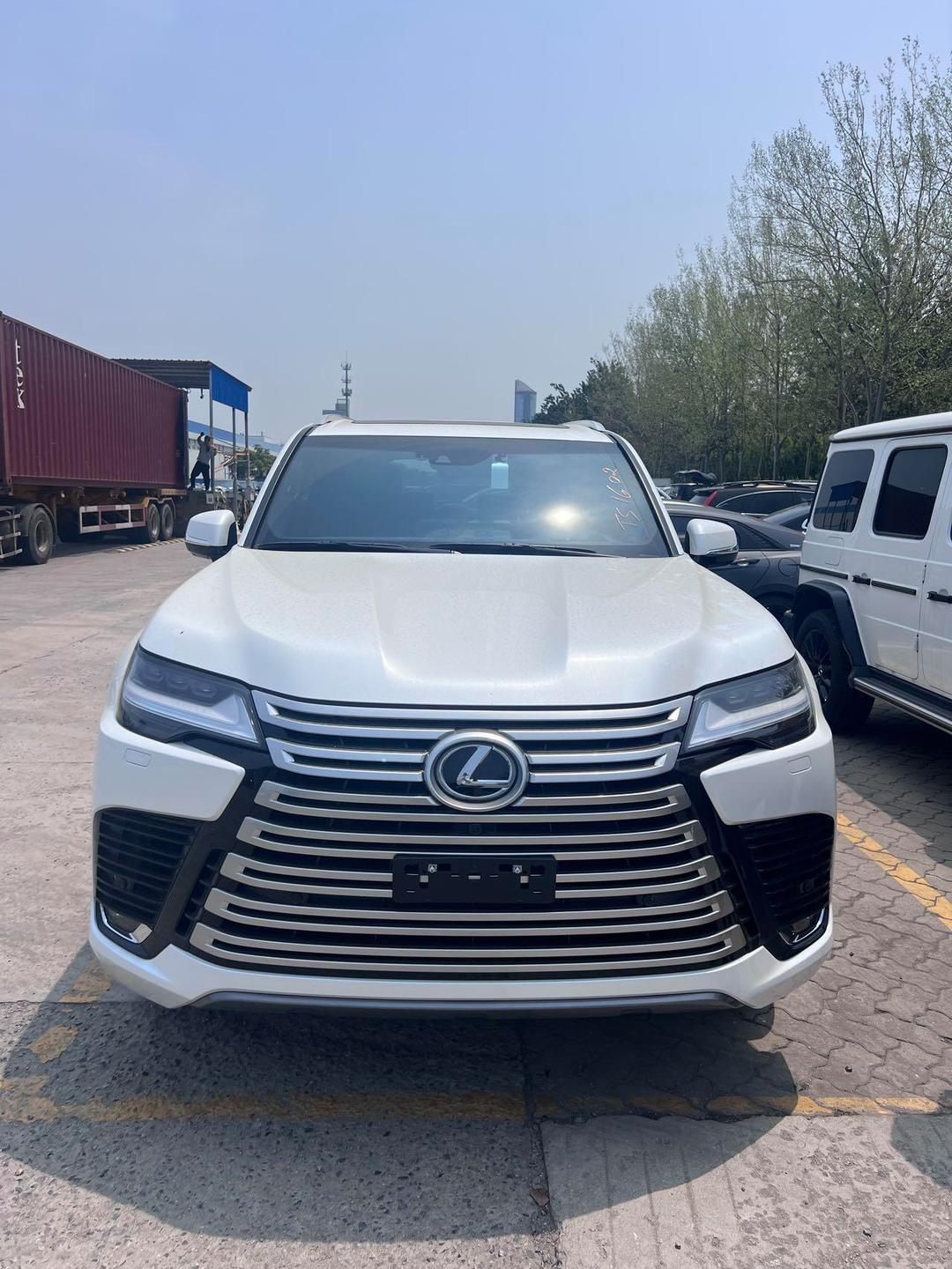 成都平行进口雷克萨斯凌志LX美规版最高降20万 欢迎上门试驾