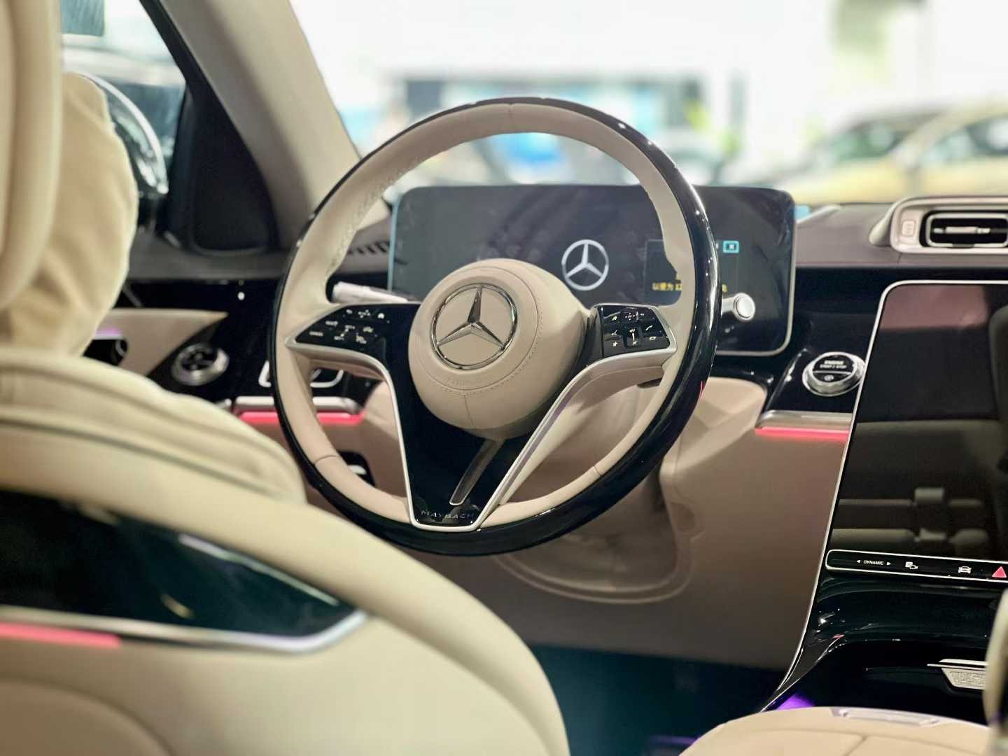 购迈巴赫S级加版享90万优惠 欢迎到店试驾