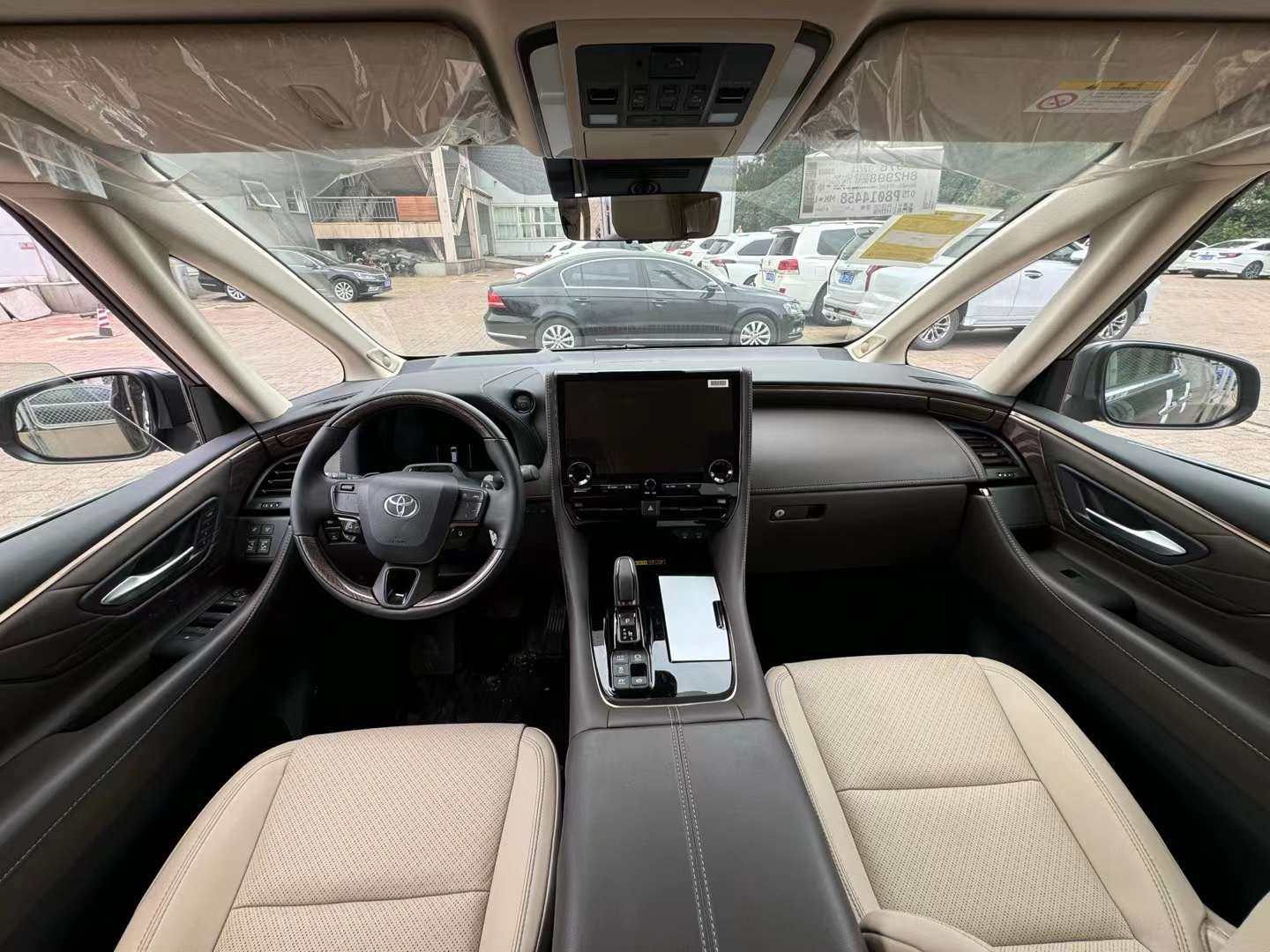 成都远卓名车埃尔法团购价格90万起 欢迎到店试驾