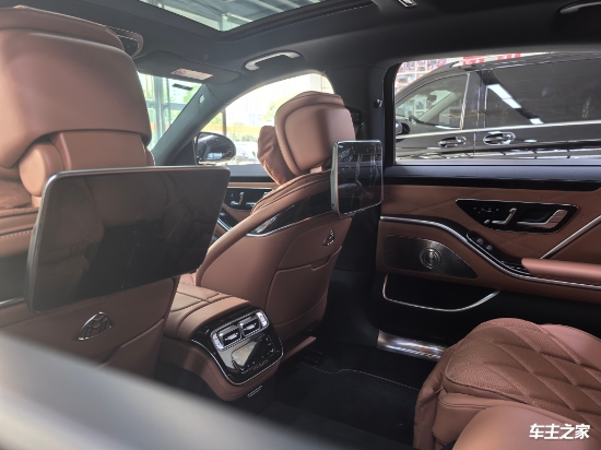 成都奔驰迈巴赫GLS级美版团购价格258万起 欢迎试乘试驾